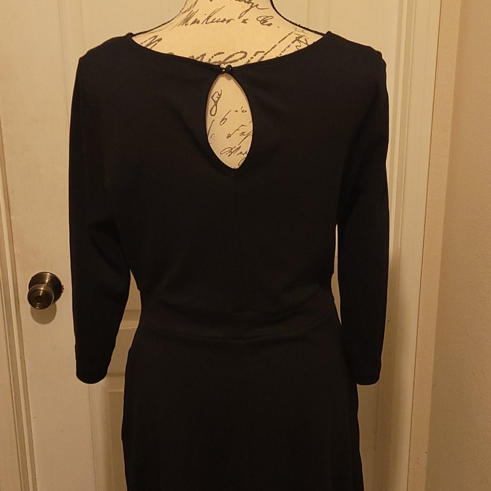 Dress - Picture 4 of 4
